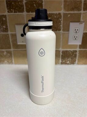 ThermoFlask White Insulated Water Bottle - Leak-Proof Thermos